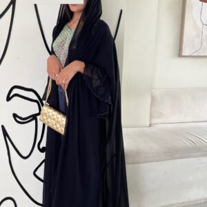 عباية قطرية بتطريز يدوي